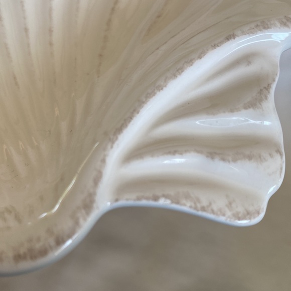 Sur La Table earthenware shell appetizer dish - Picture 7 of 7